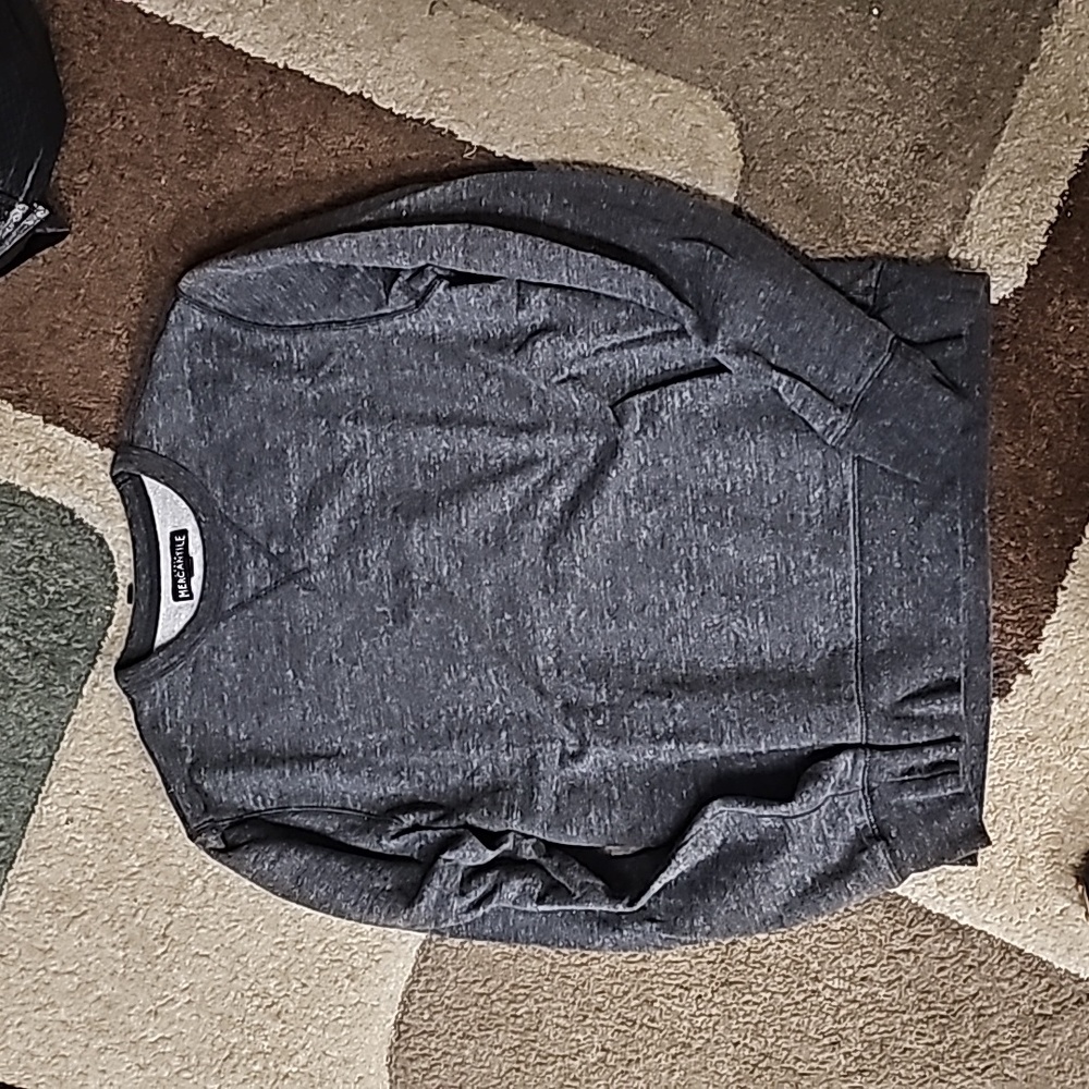 Black sweat shirt